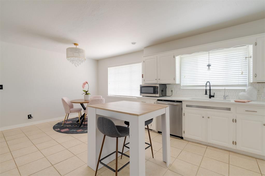 2612 Chaucer Drive