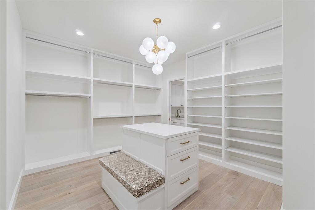 2809 Guilford Lane