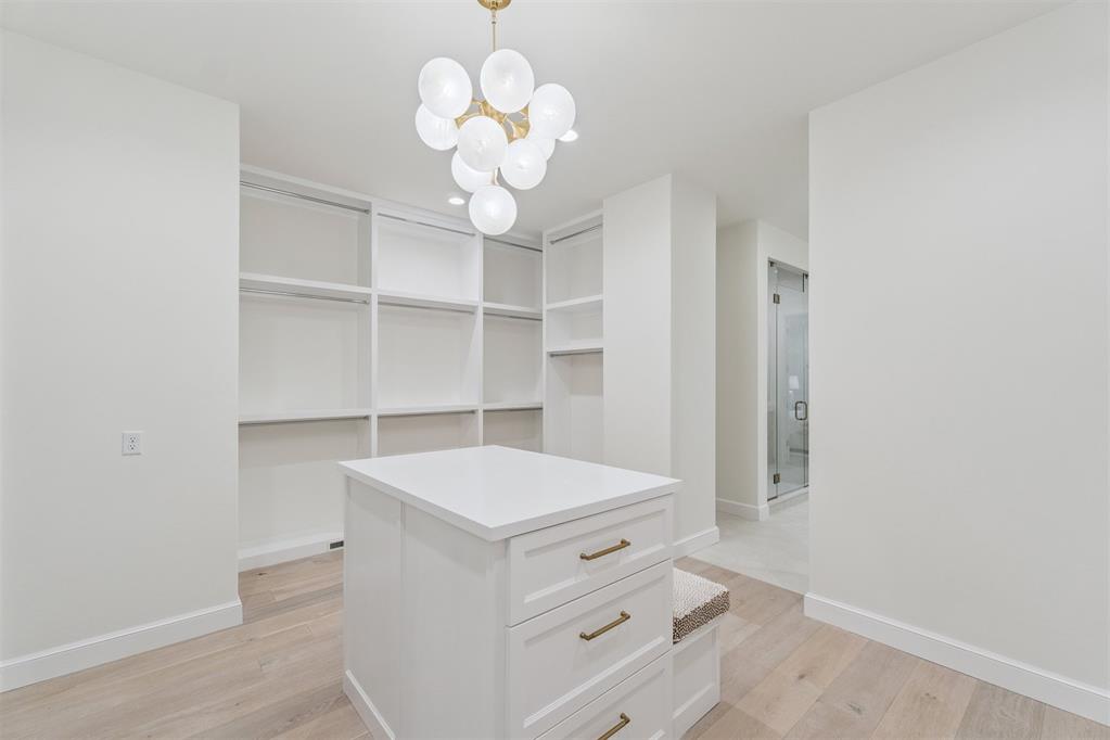2809 Guilford Lane
