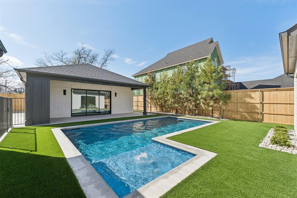 2809 Guilford Lane