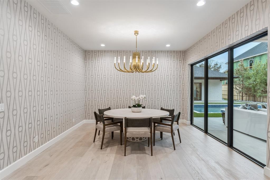 2809 Guilford Lane