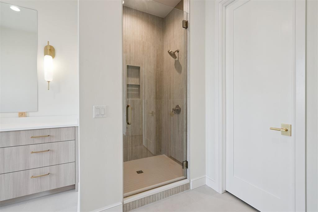 2809 Guilford Lane