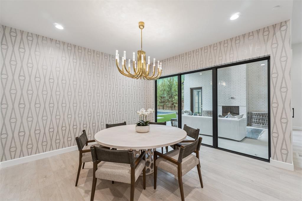 2809 Guilford Lane
