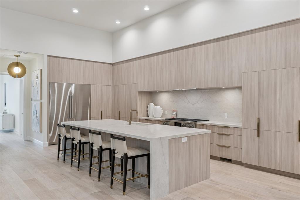 2809 Guilford Lane