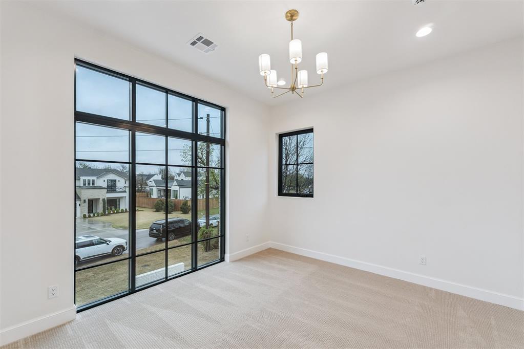 2809 Guilford Lane