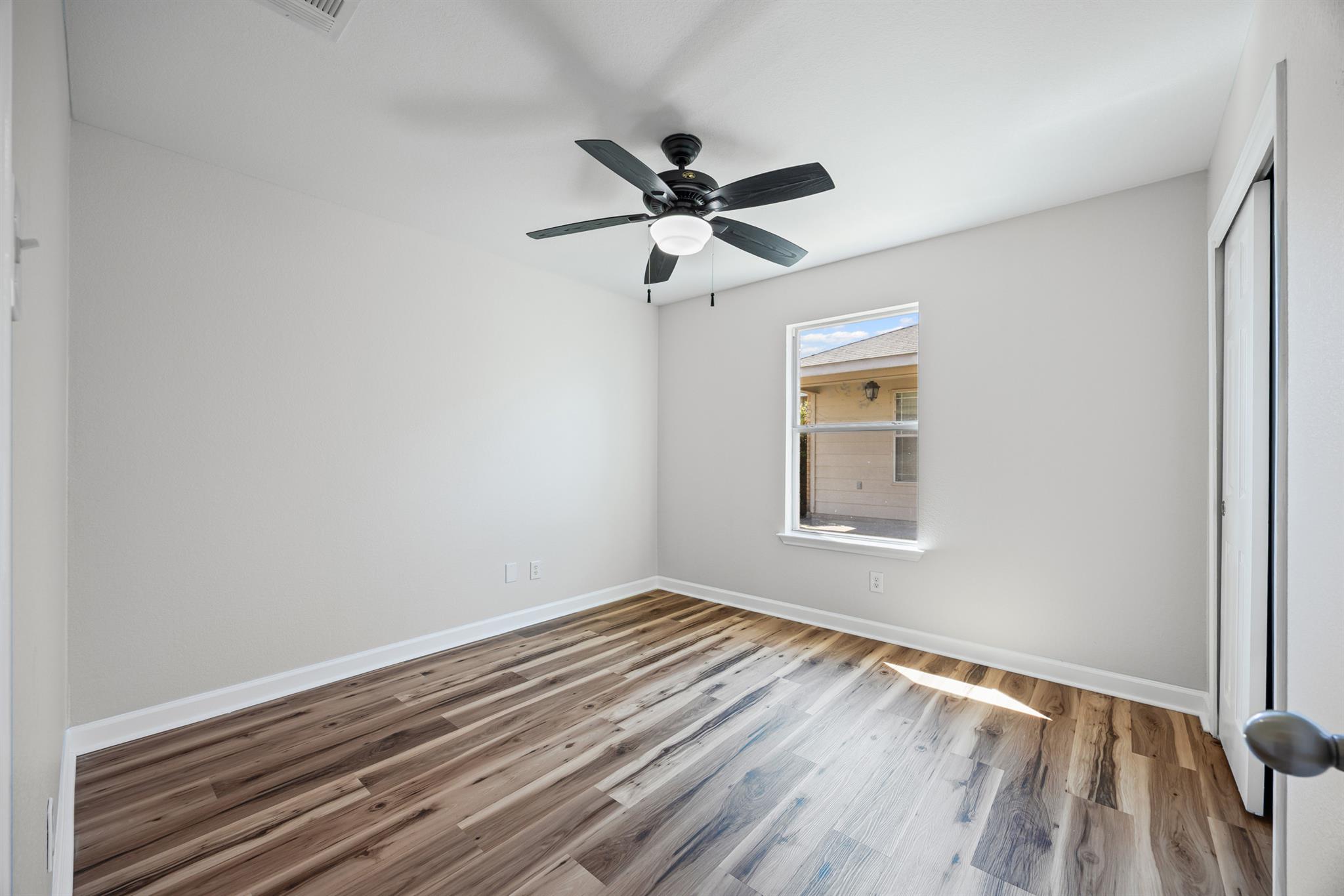 129 Lynn Crest BND
