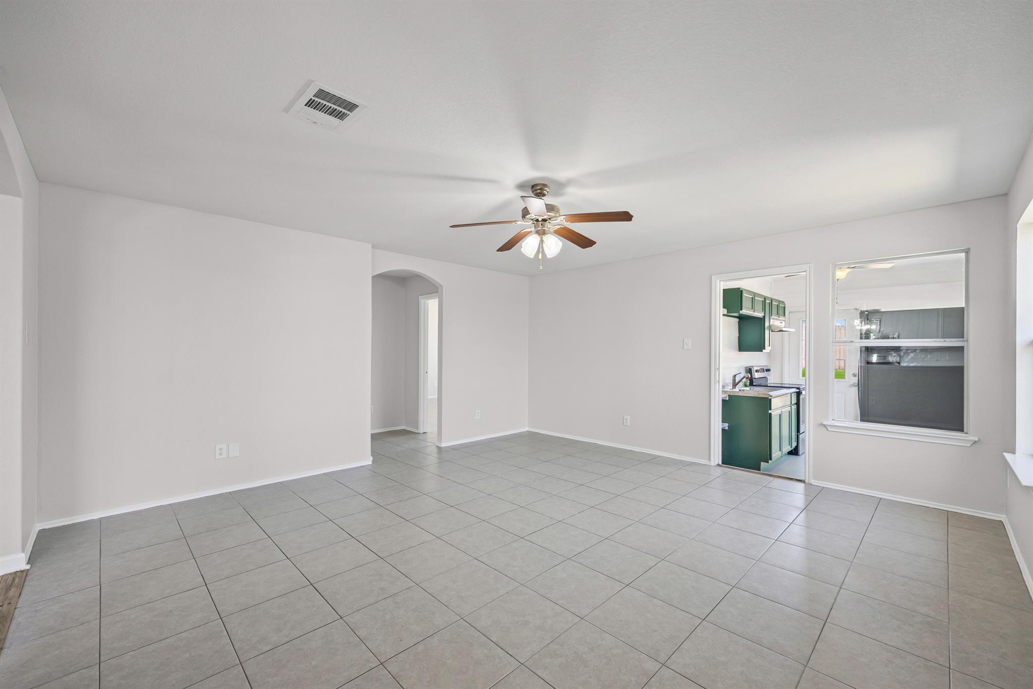 129 Lynn Crest BND