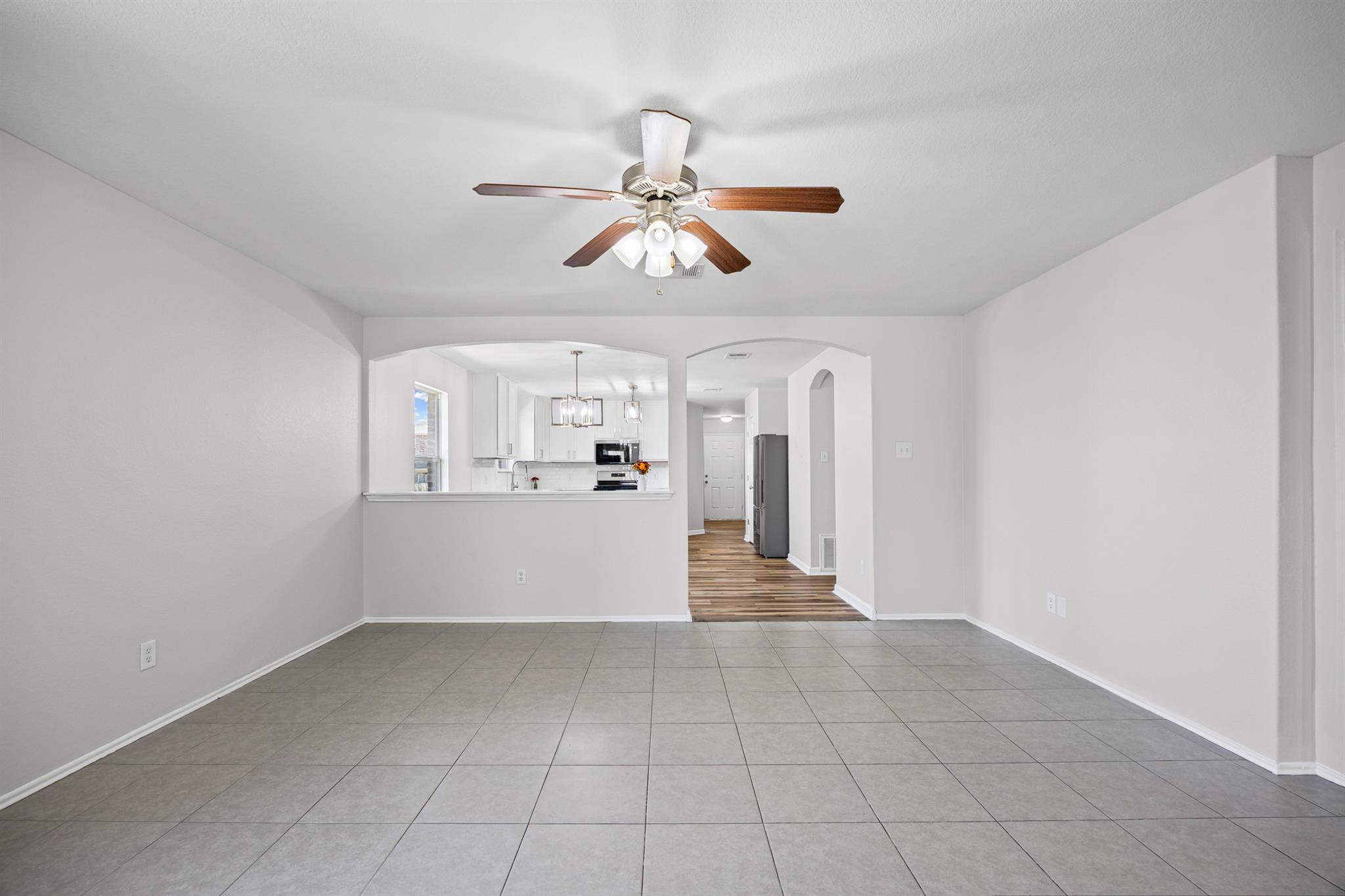 129 Lynn Crest BND