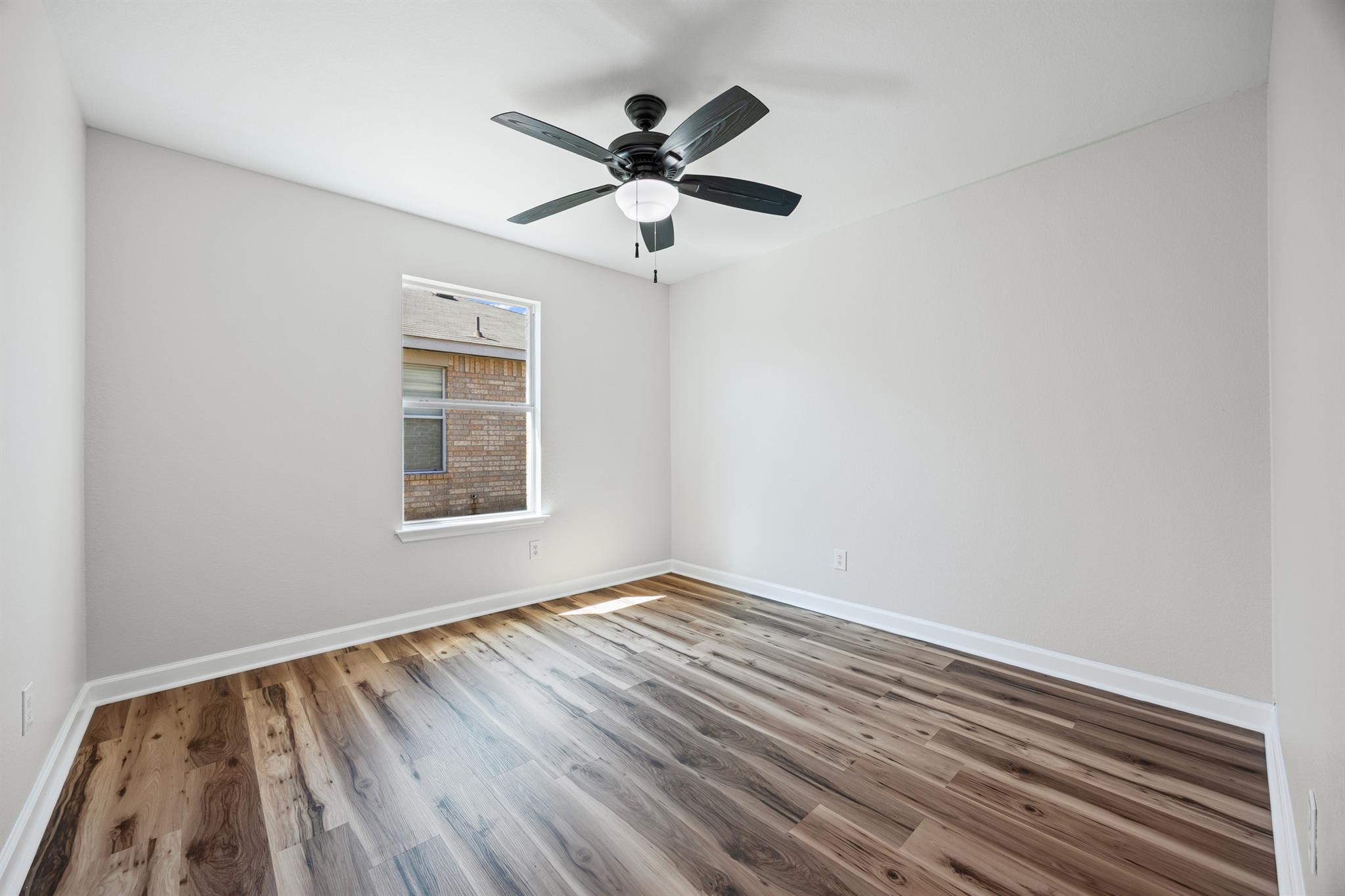 129 Lynn Crest BND