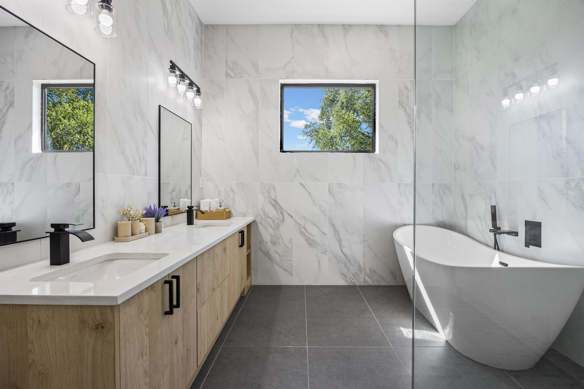 1020 Mountain Leather DR