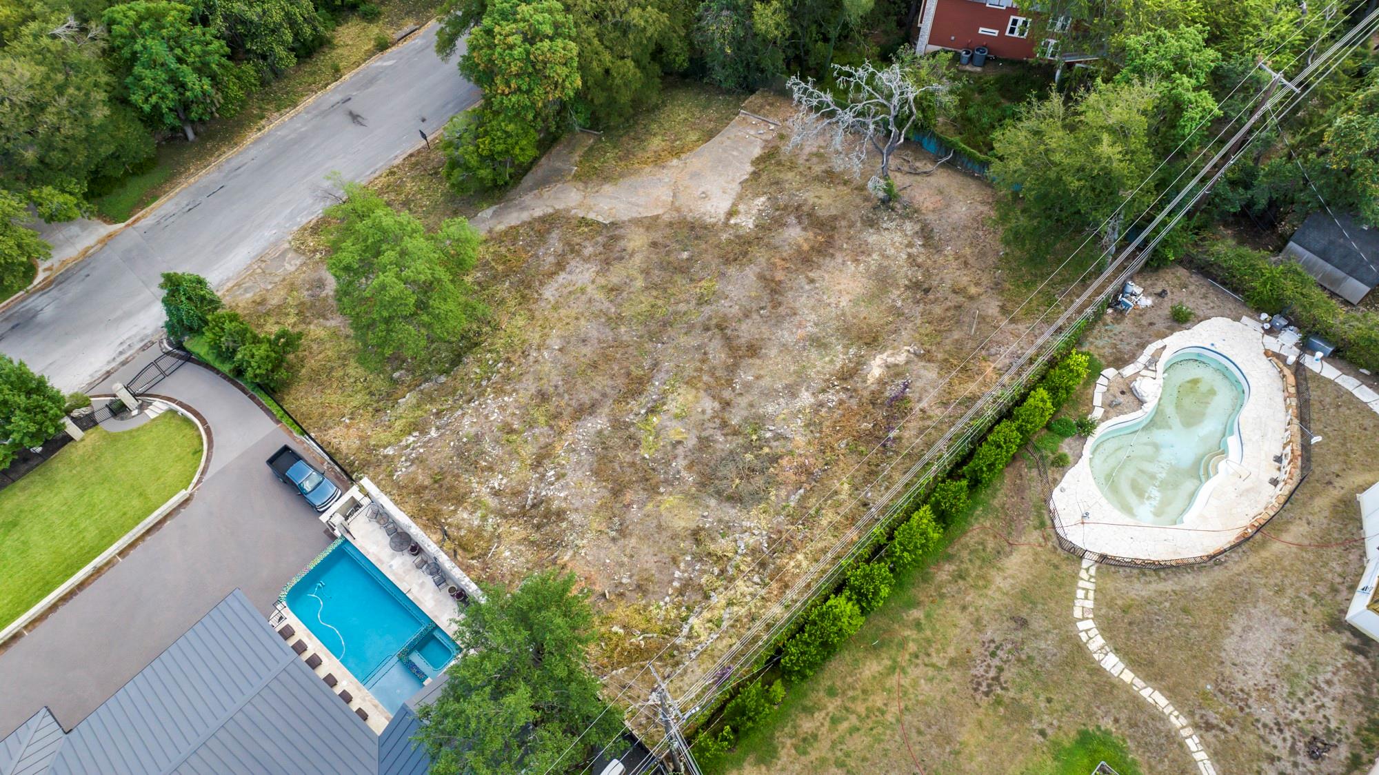 502 Westbrook DR