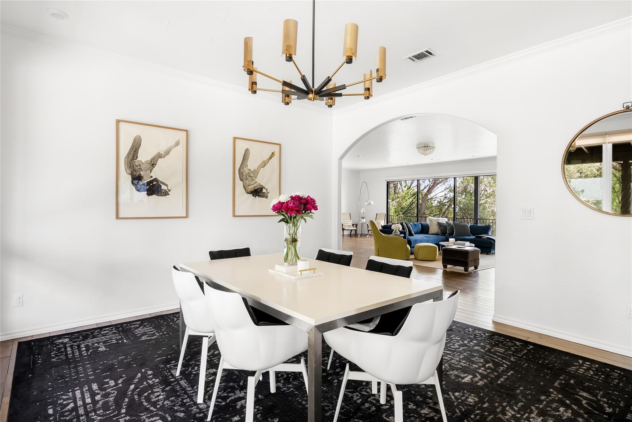 411 SKYLINE DR