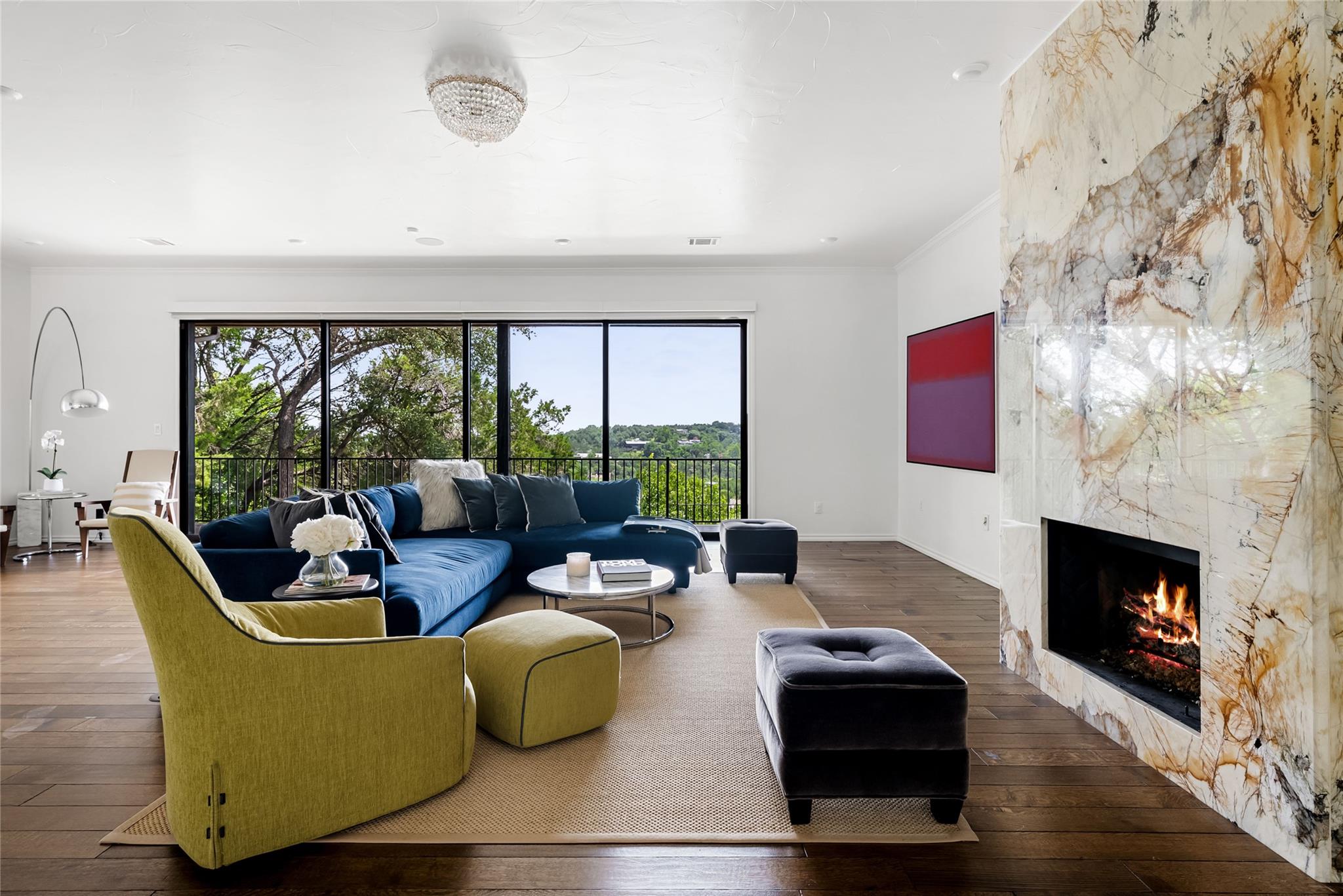 411 SKYLINE DR