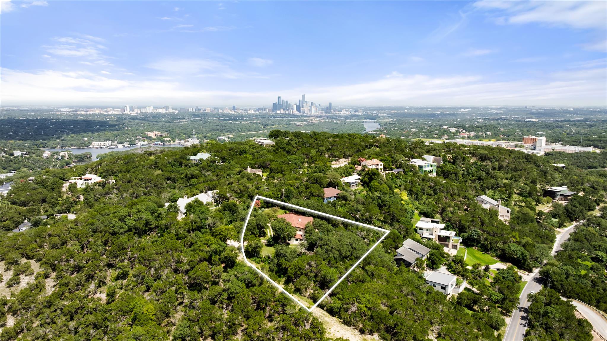 411 SKYLINE DR