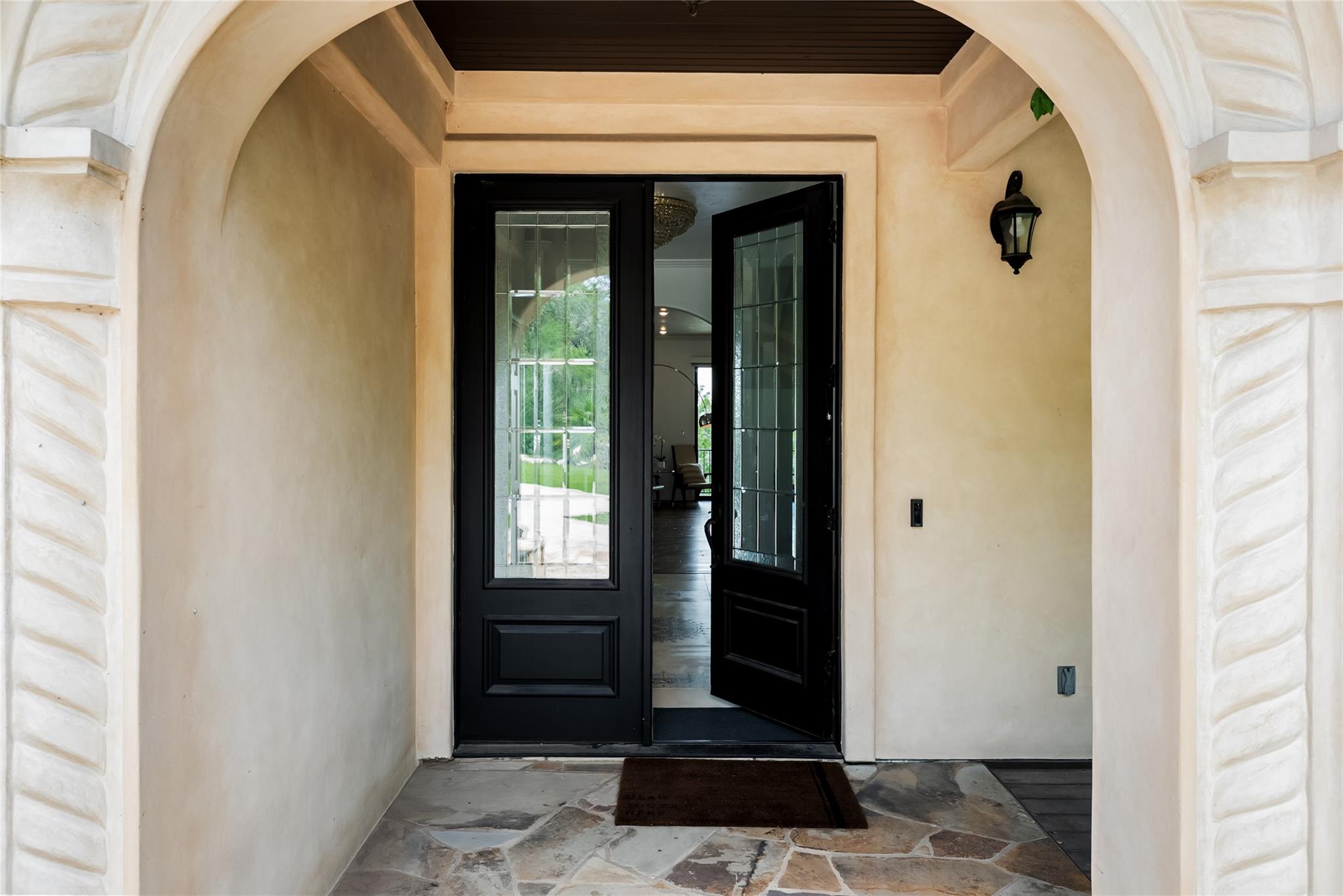 411 SKYLINE DR