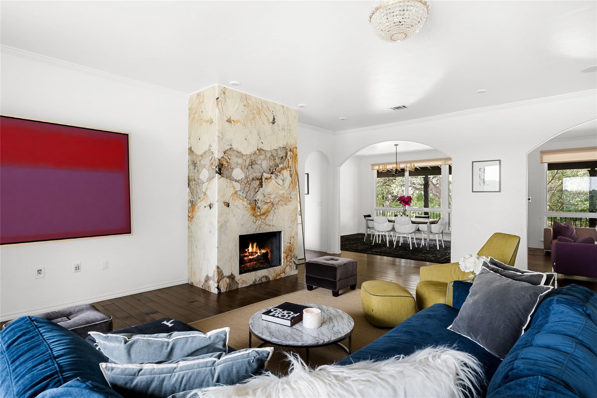 411 SKYLINE DR