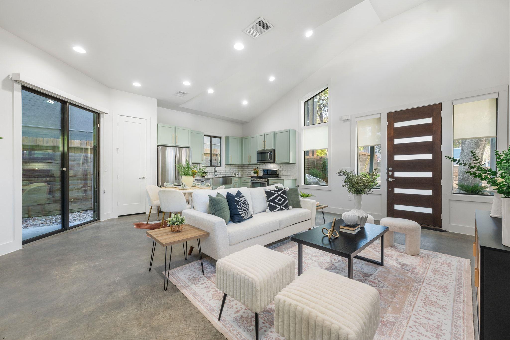 1118 Algarita Ave # 1