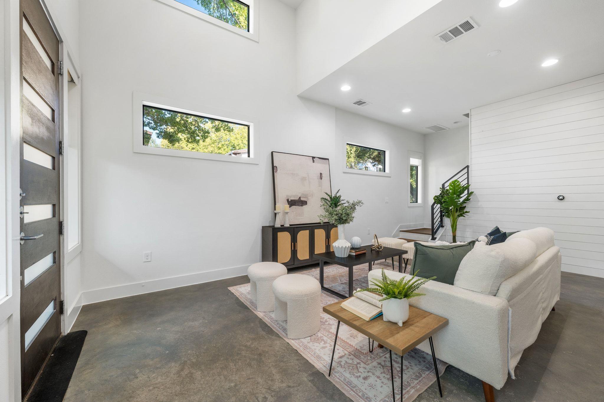 1118 Algarita Ave # 1