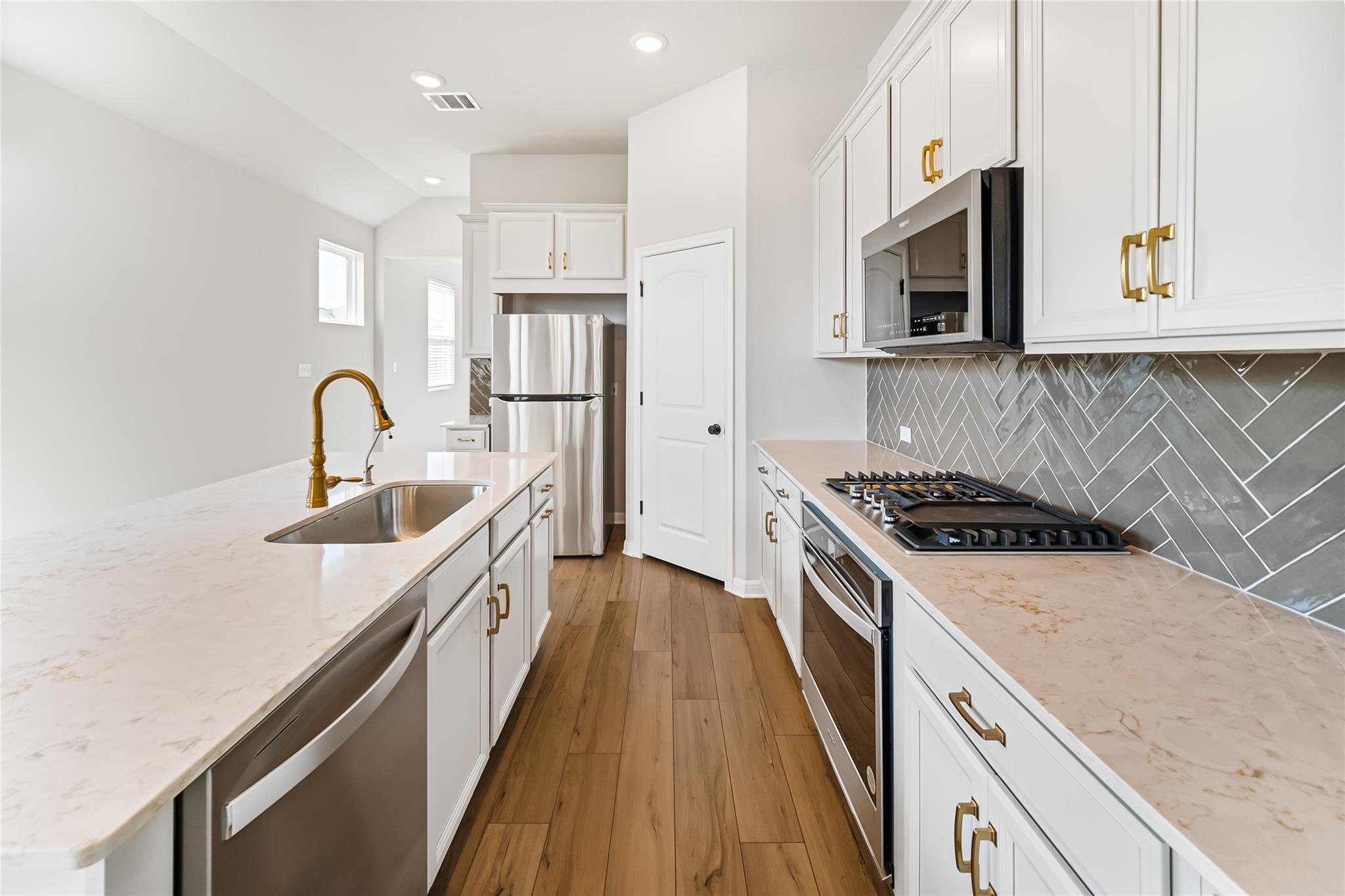 404 Fluttermill LOOP