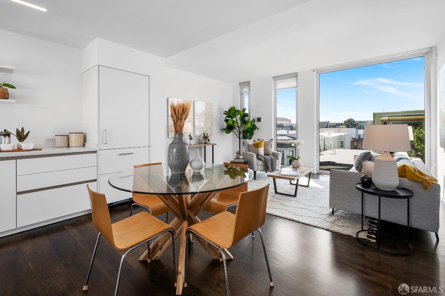 450 Hayes Street Unit: PH8