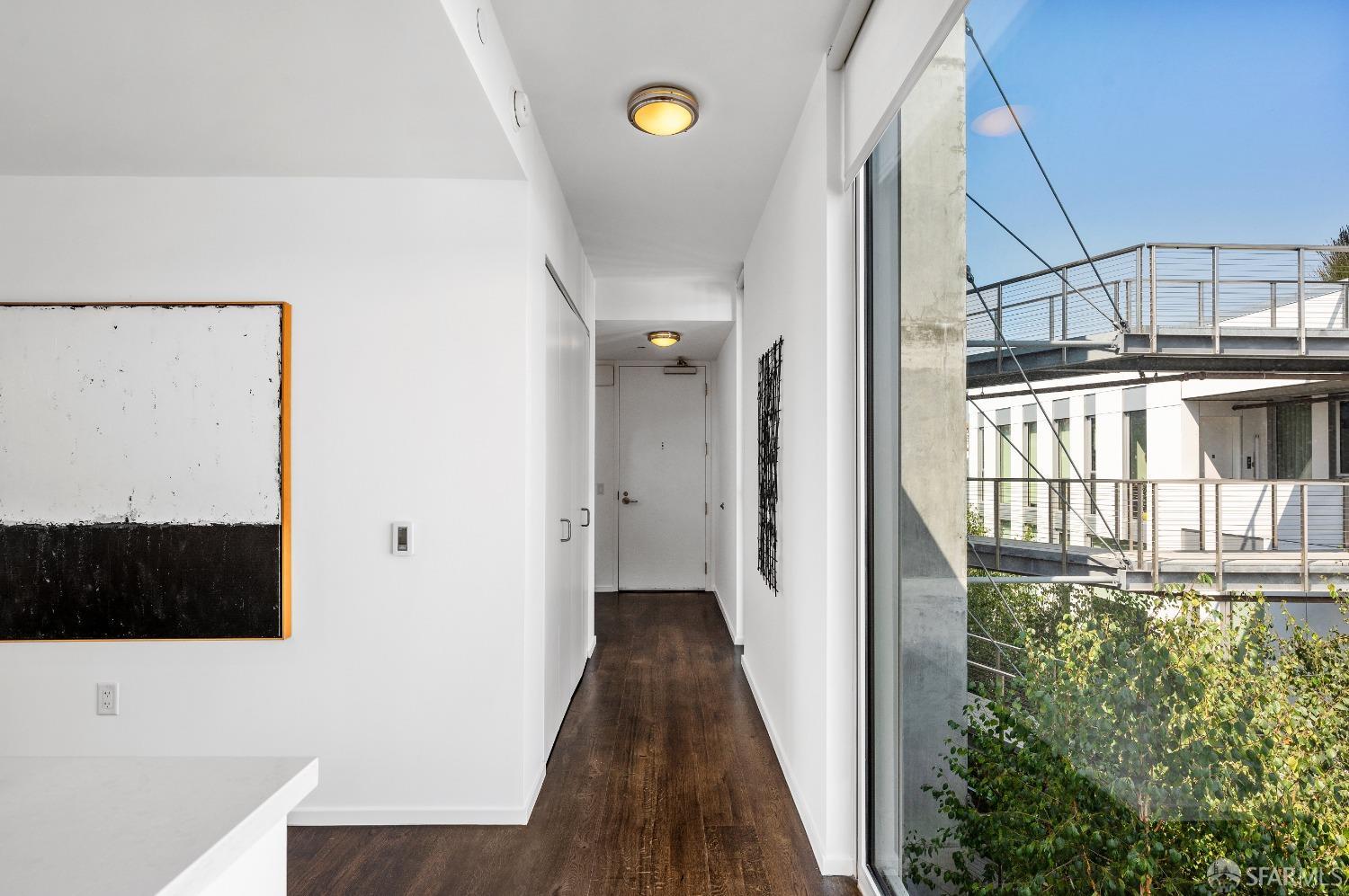 450 Hayes Street Unit: PH8