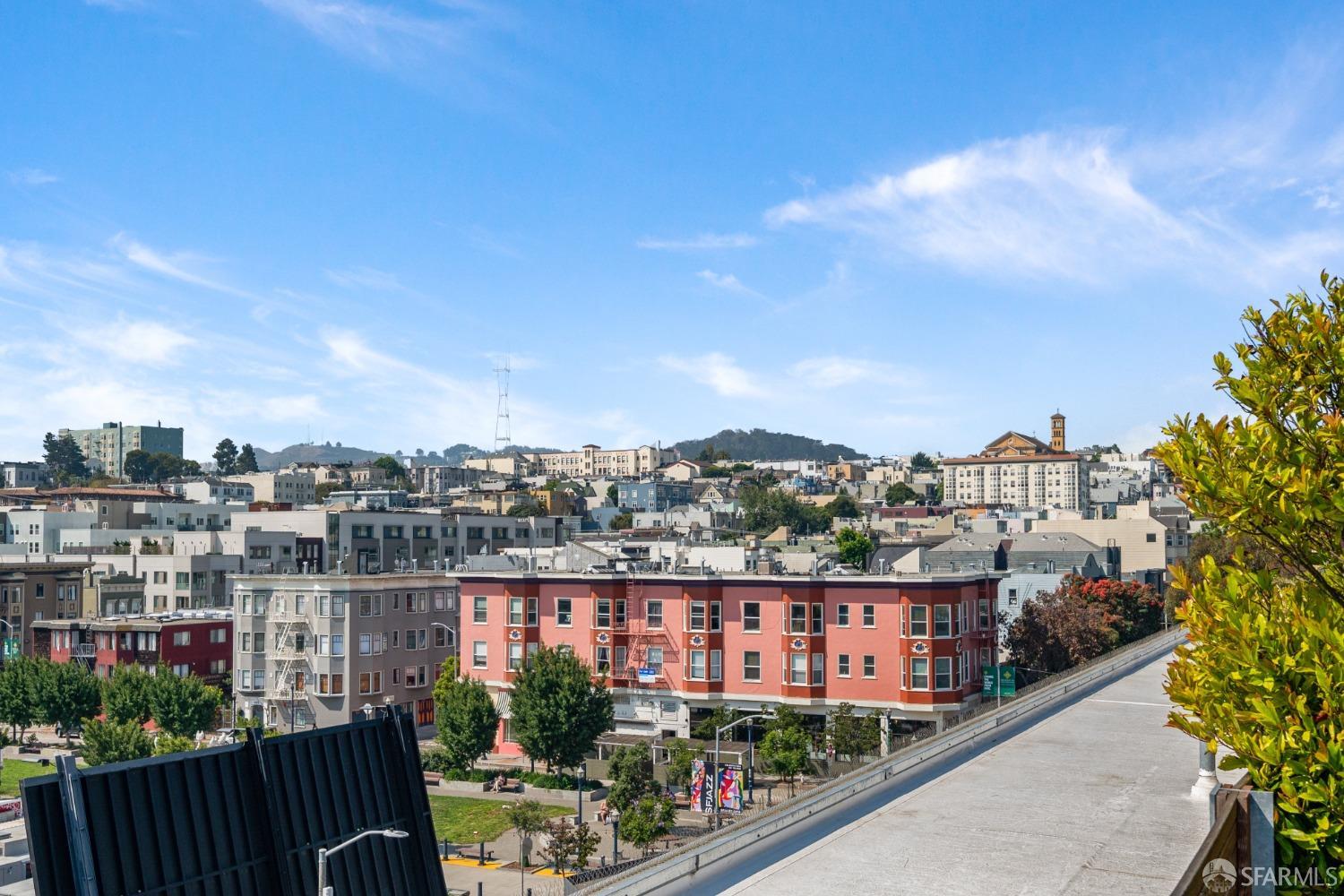 450 Hayes Street Unit: PH8