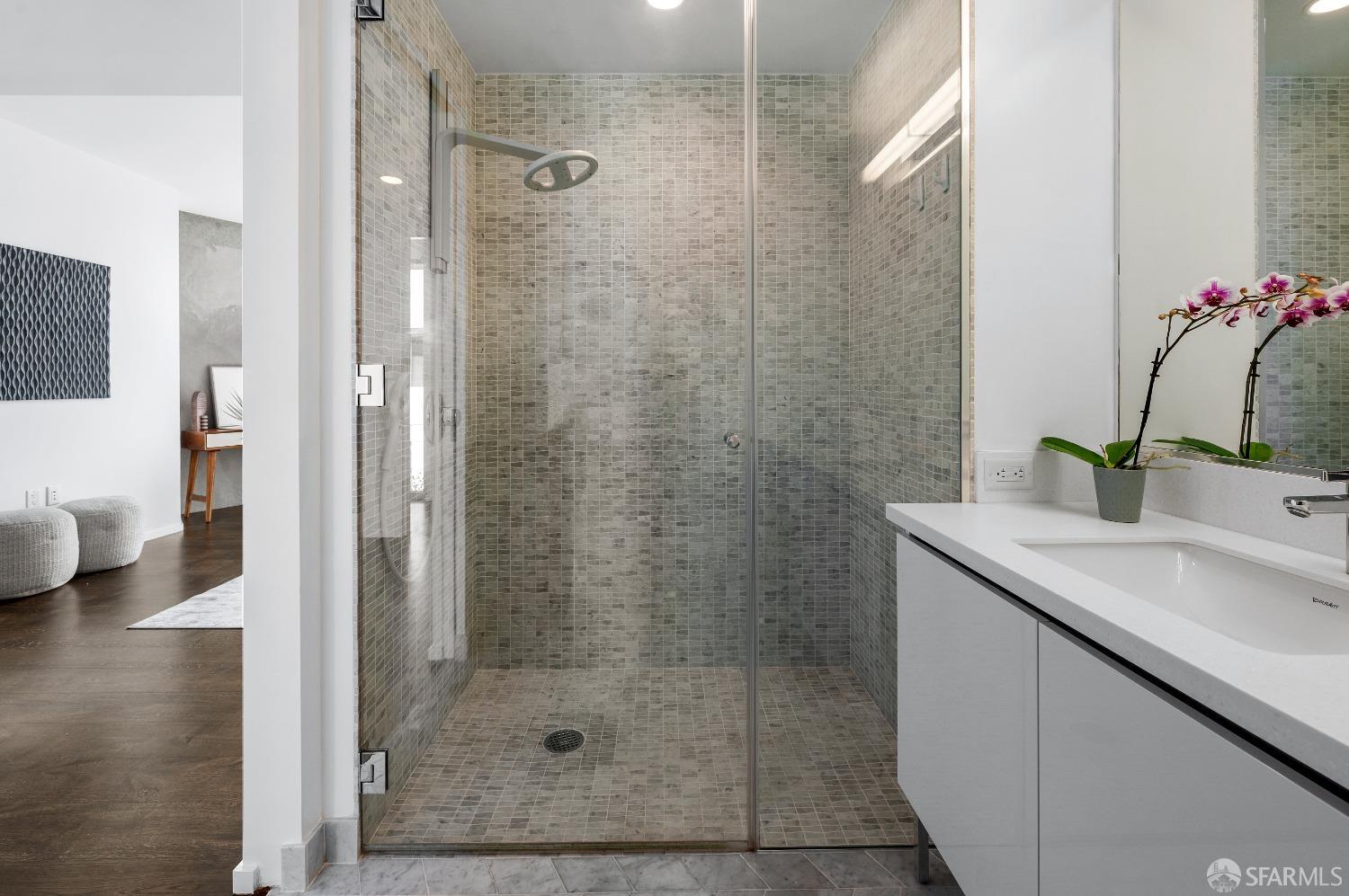 450 Hayes Street Unit: PH8