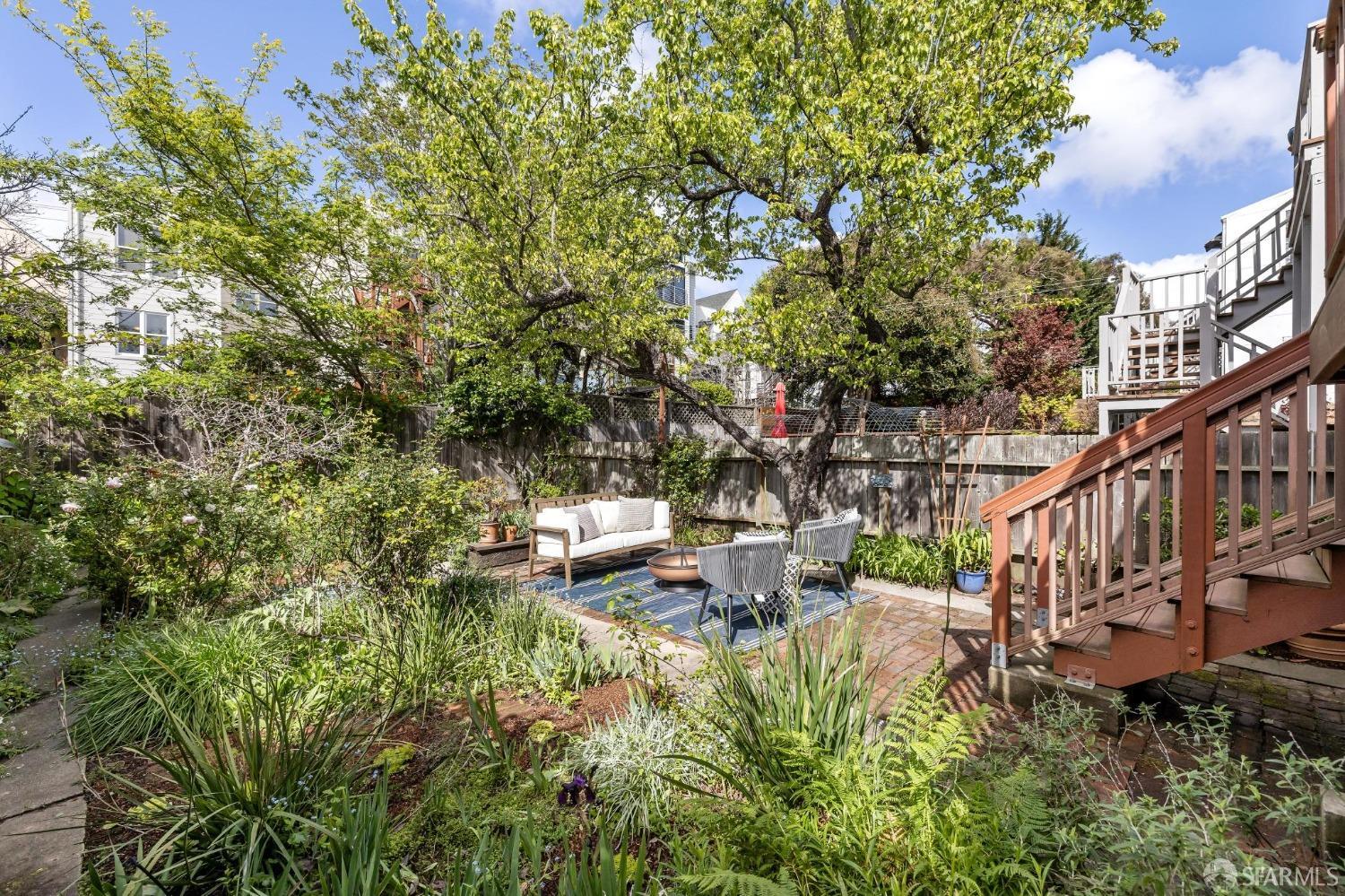 3870 Cesar Chavez Street