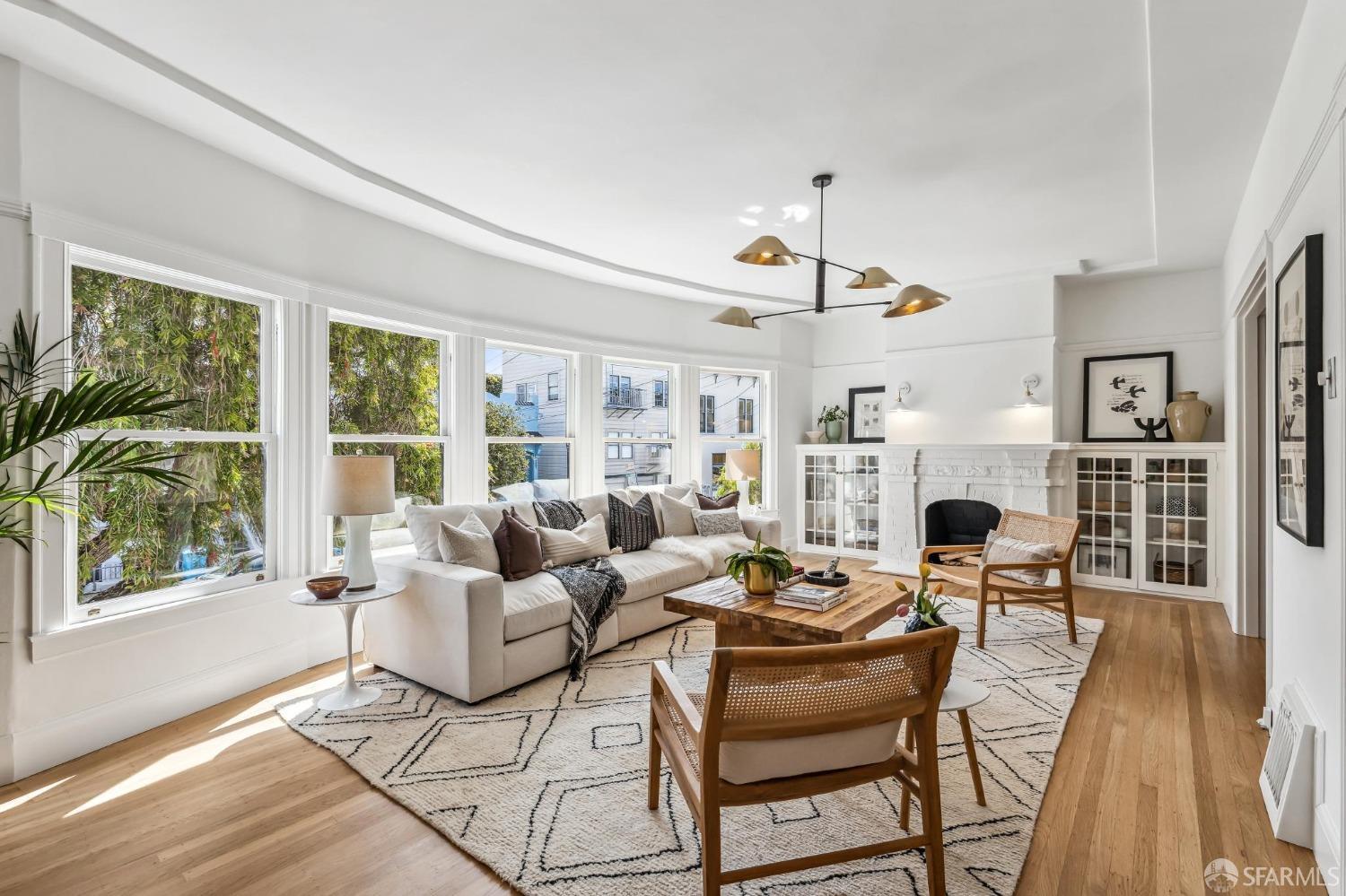 3870 Cesar Chavez Street