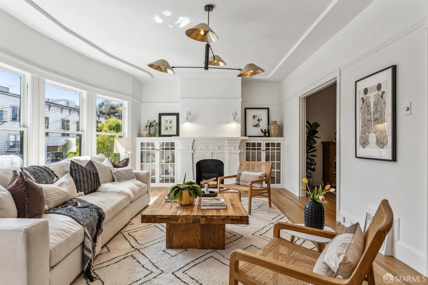 3870 Cesar Chavez Street