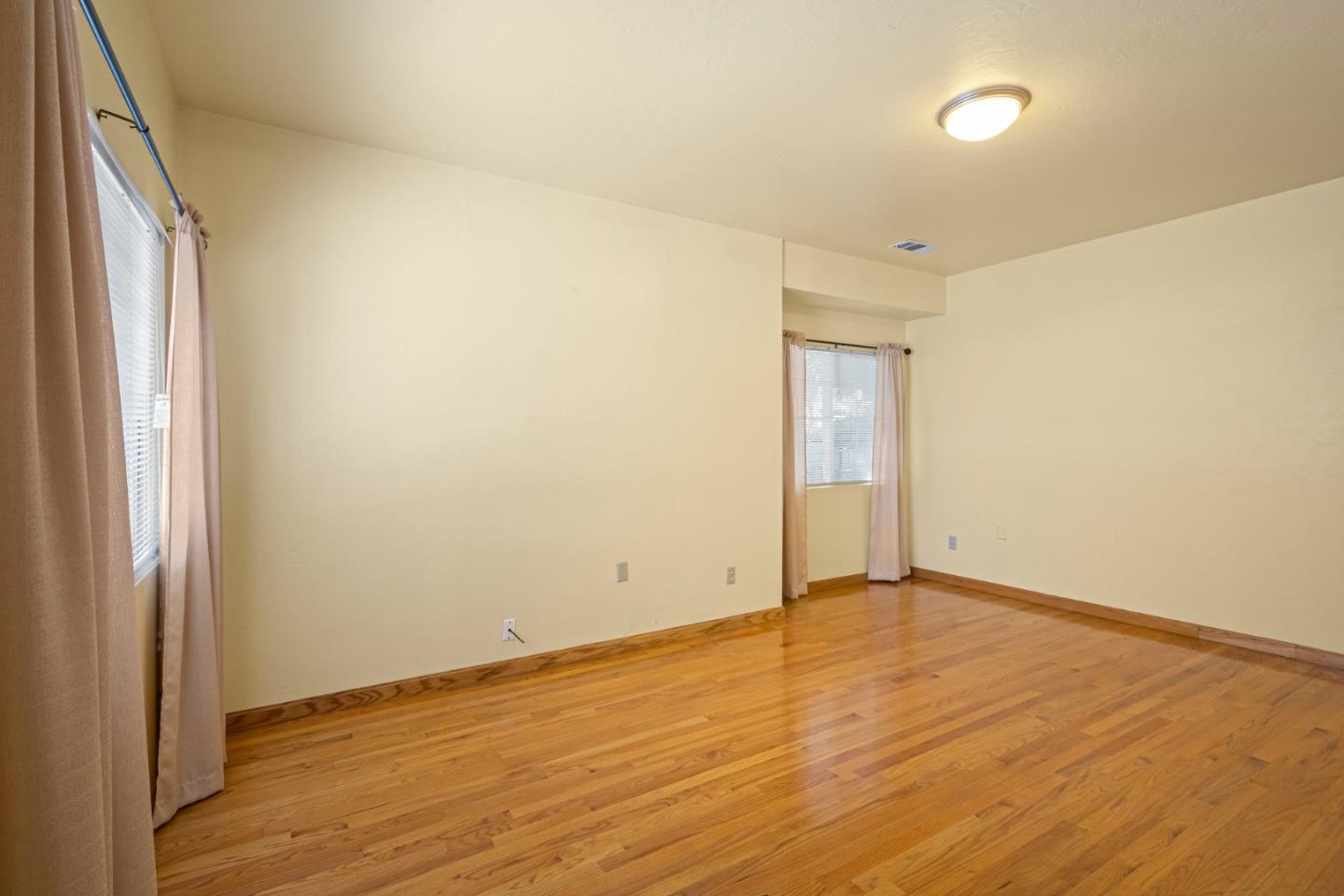 1915 East San Antonio Street