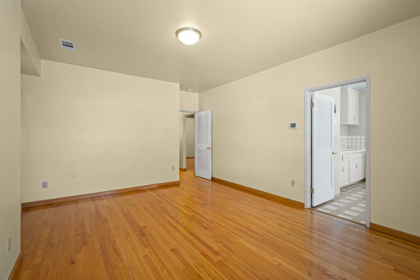 1915 East San Antonio Street