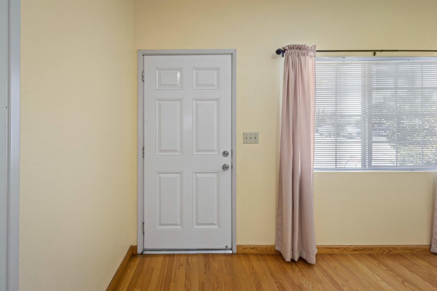 1915 East San Antonio Street