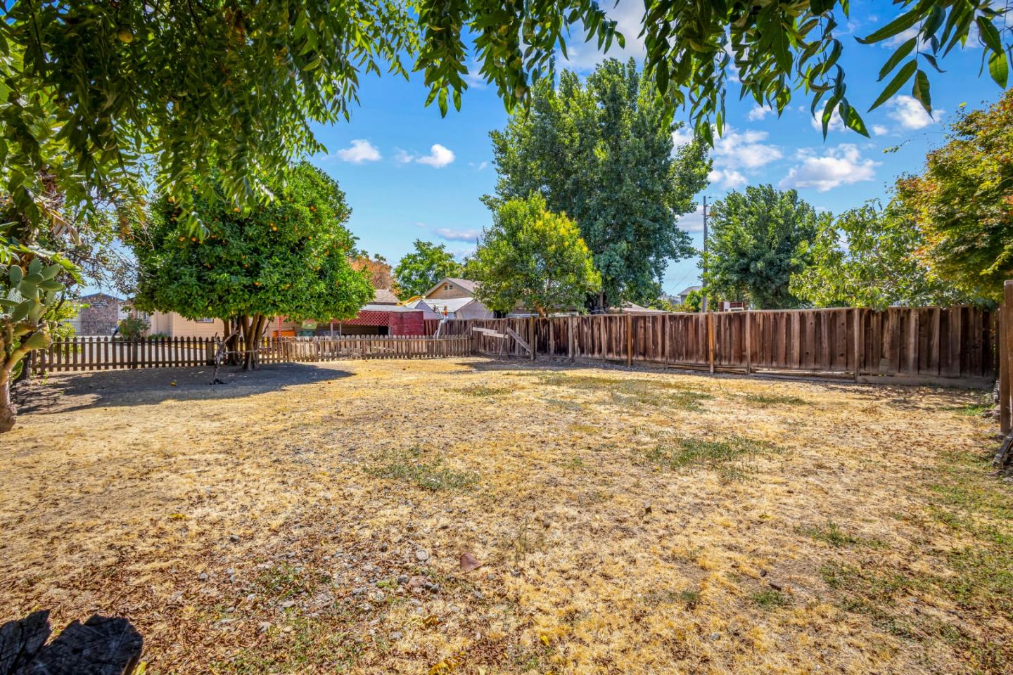 1915 East San Antonio Street