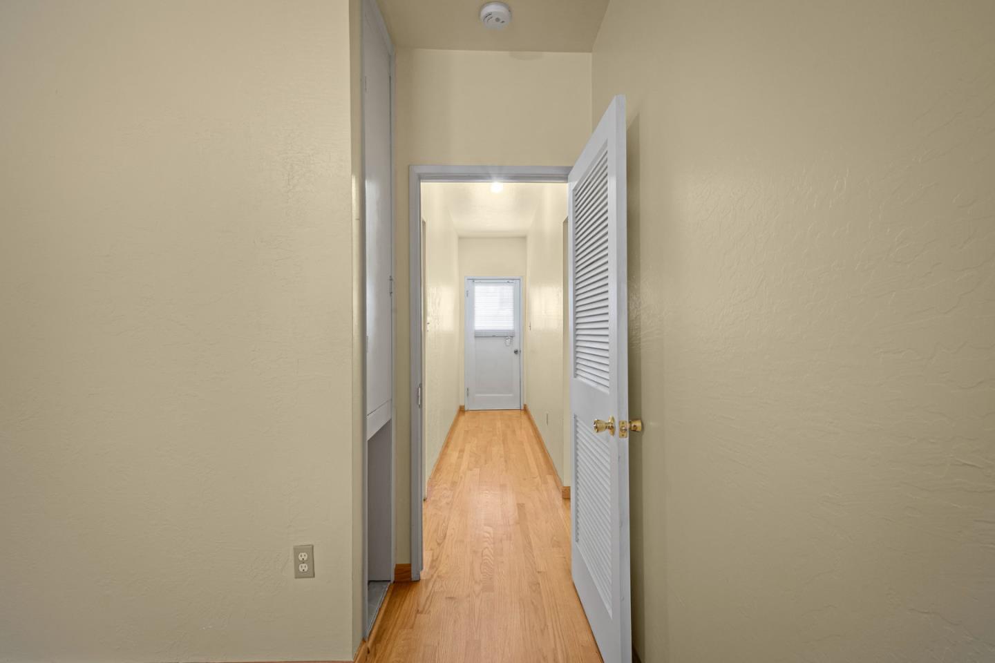 1915 East San Antonio Street