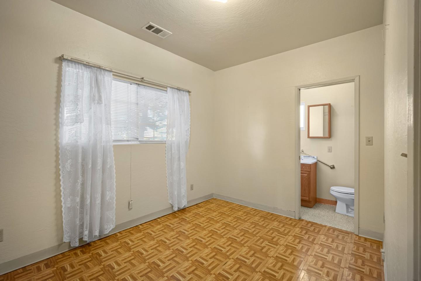 1915 East San Antonio Street