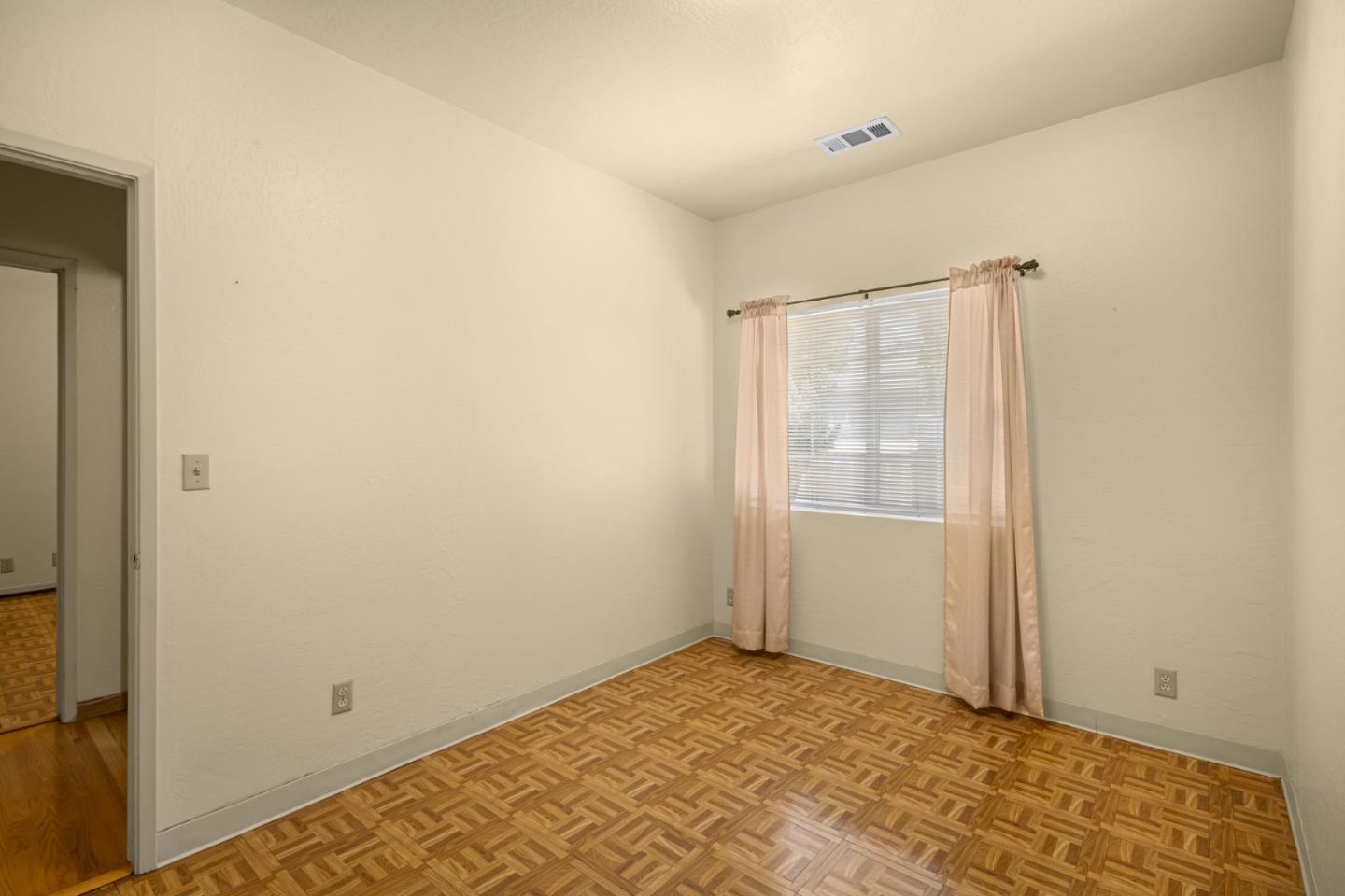 1915 East San Antonio Street