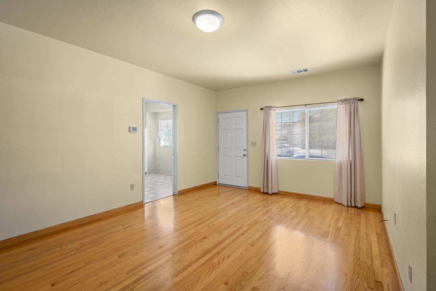 1915 East San Antonio Street