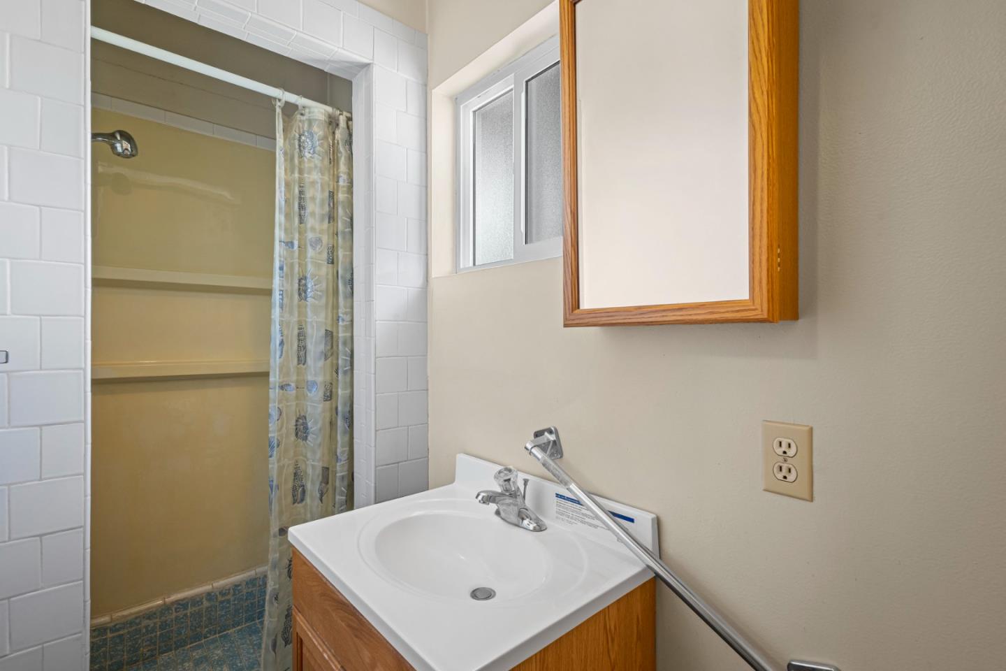 1915 East San Antonio Street