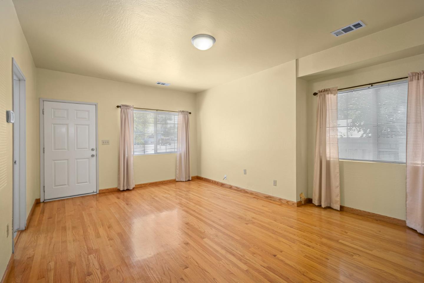 1915 East San Antonio Street