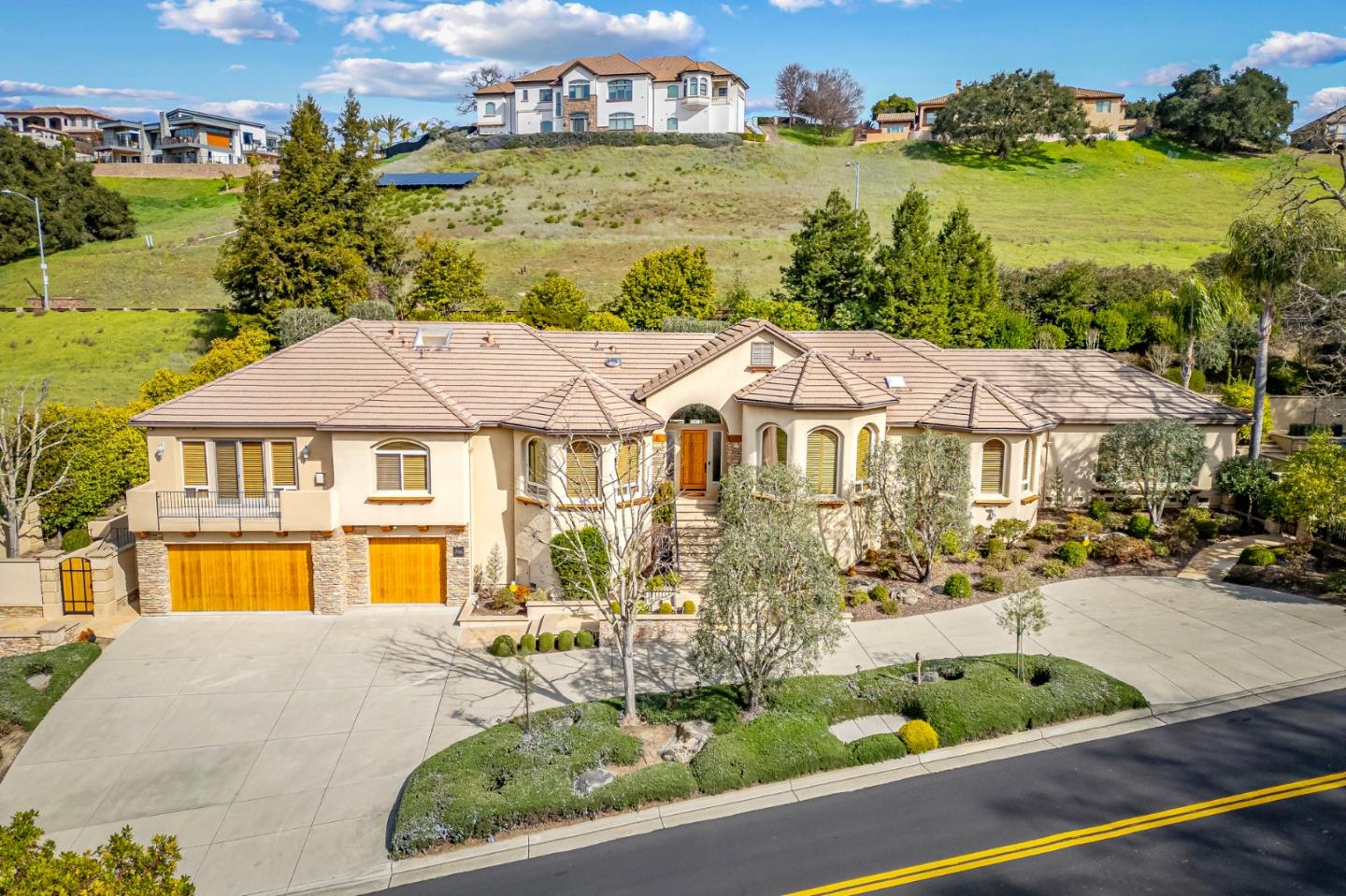 2155 Country Drive