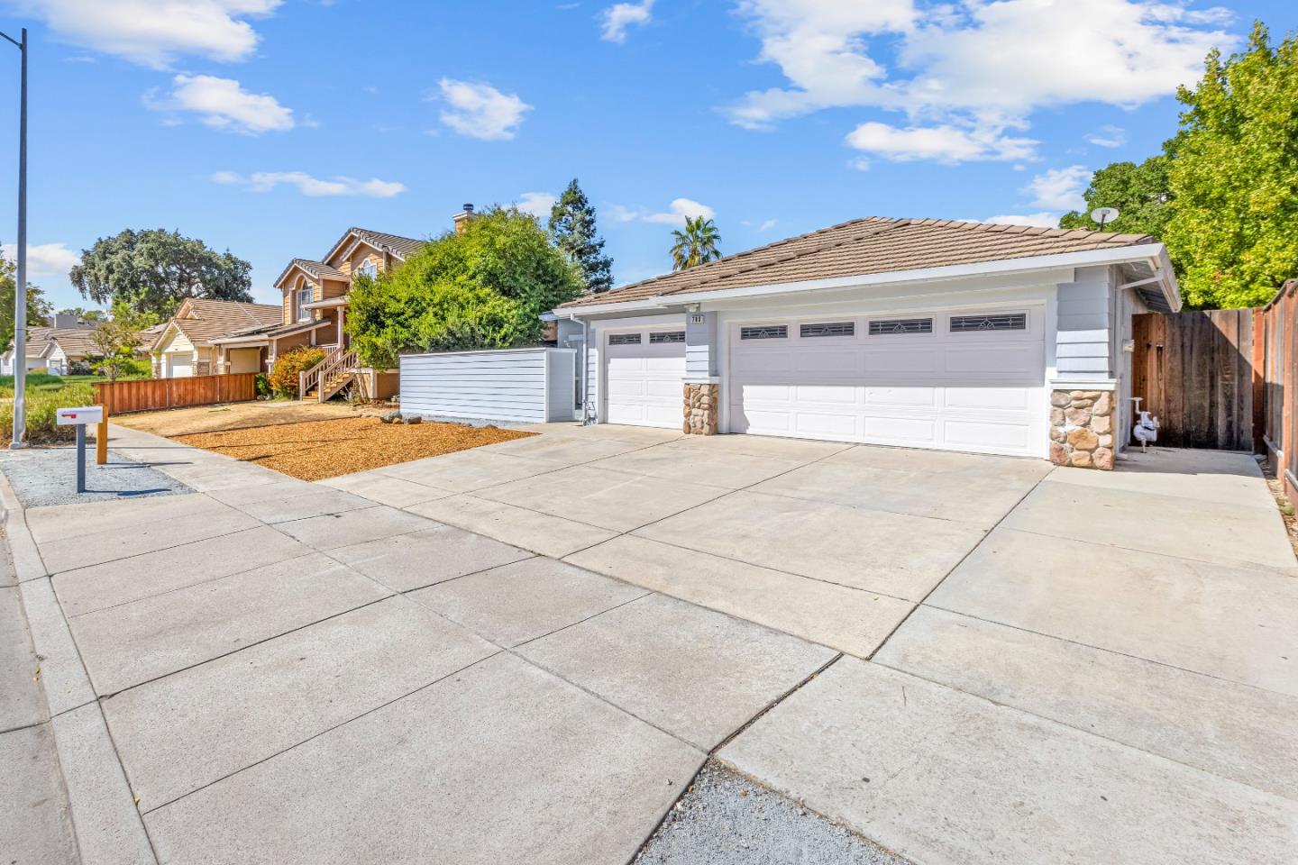 783 Mantelli Drive