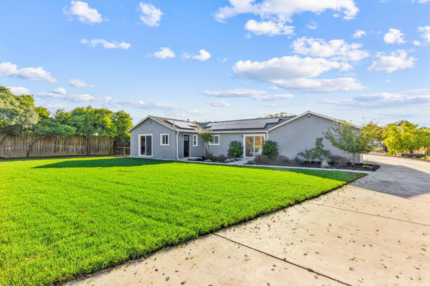 11840 Foothill Avenue