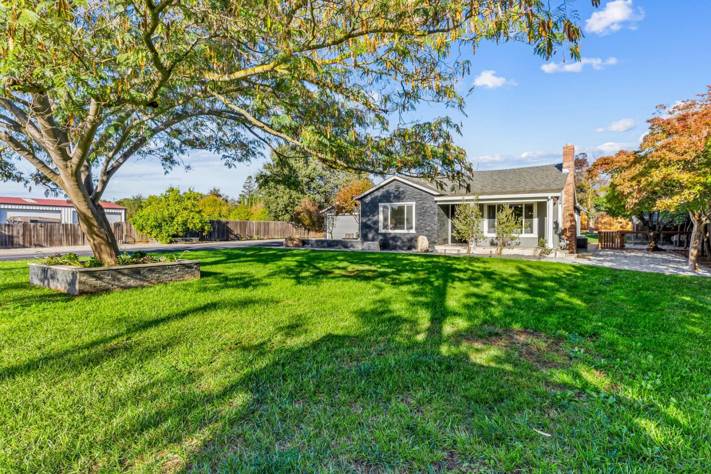 11840 Foothill Avenue