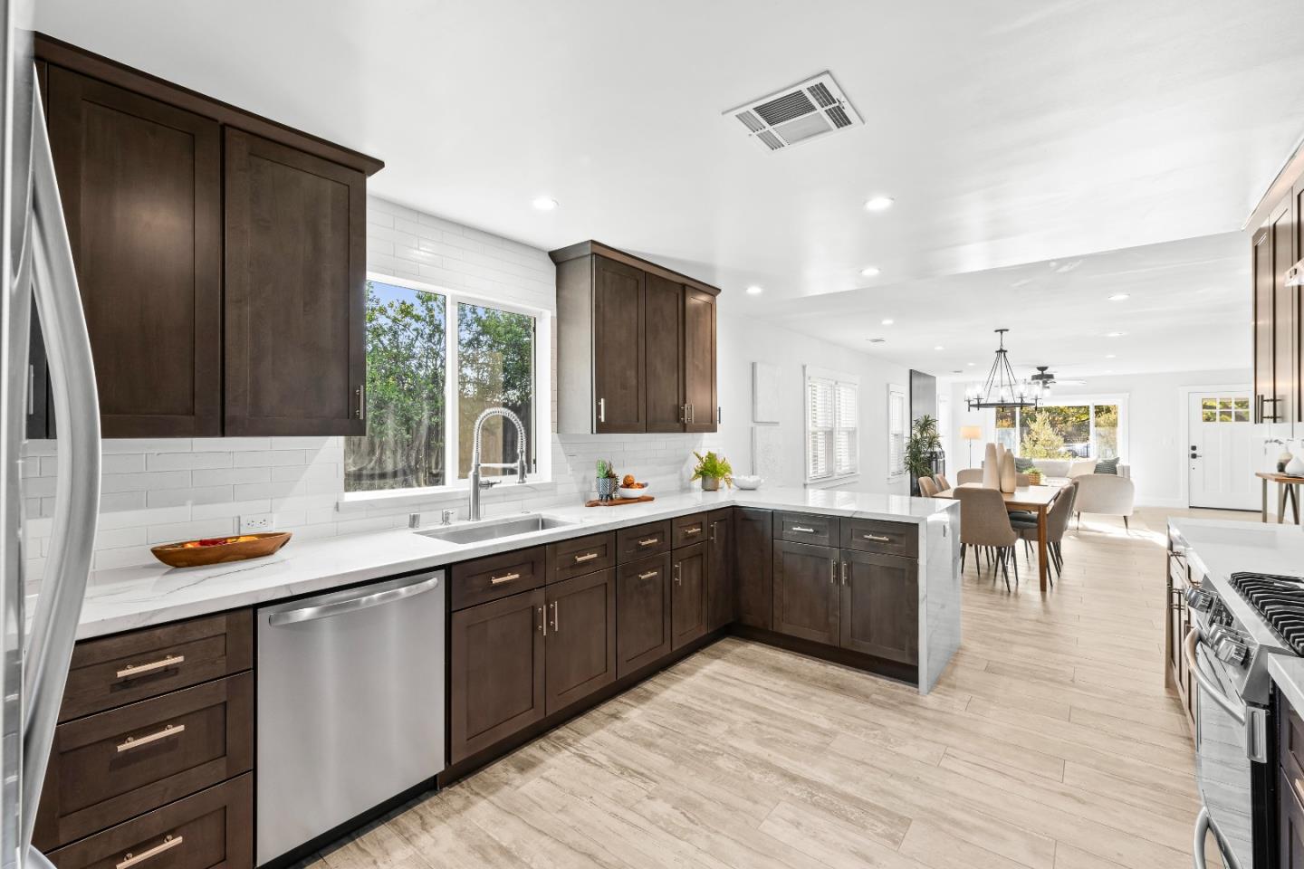 11840 Foothill Avenue