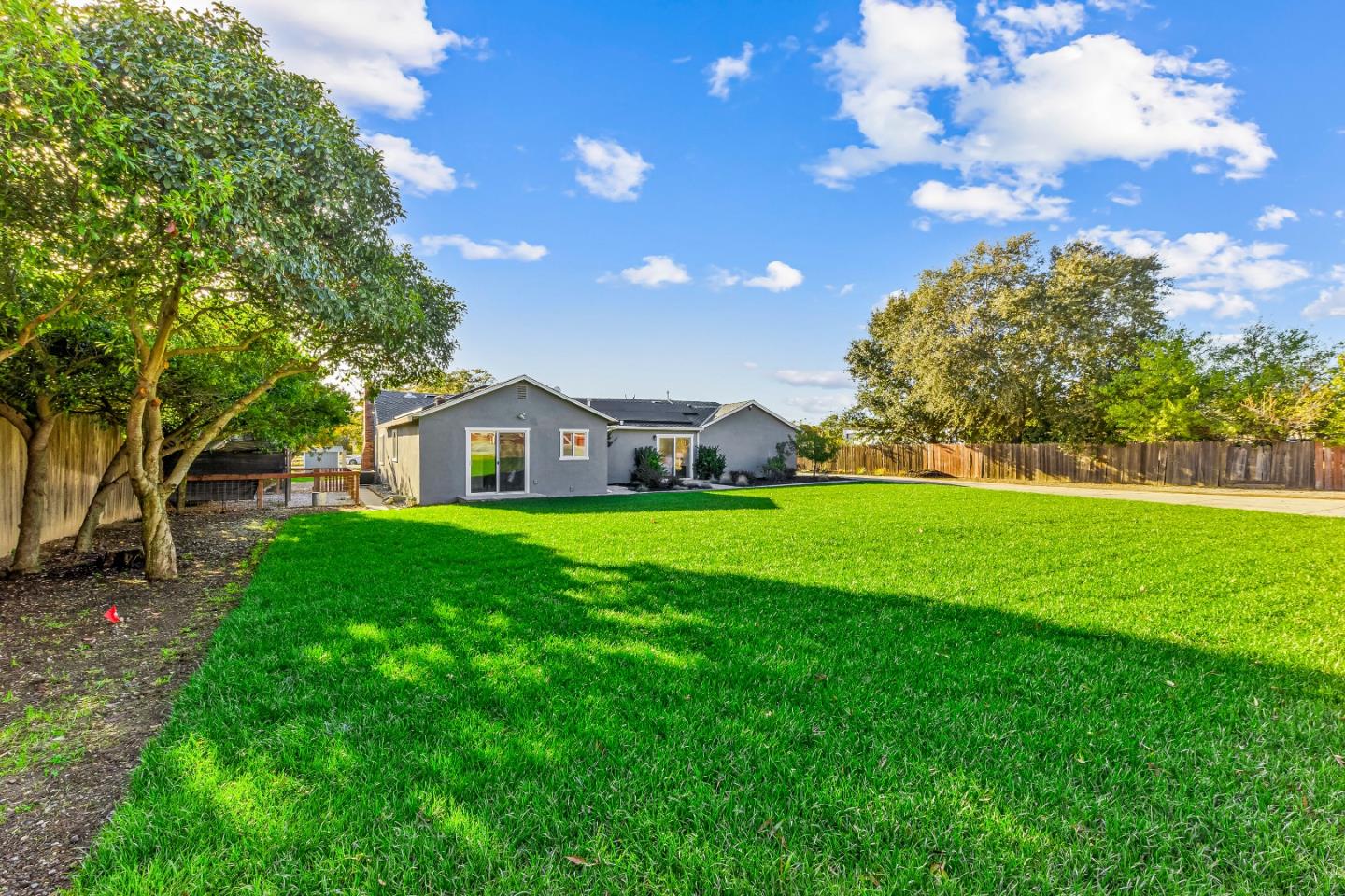 11840 Foothill Avenue