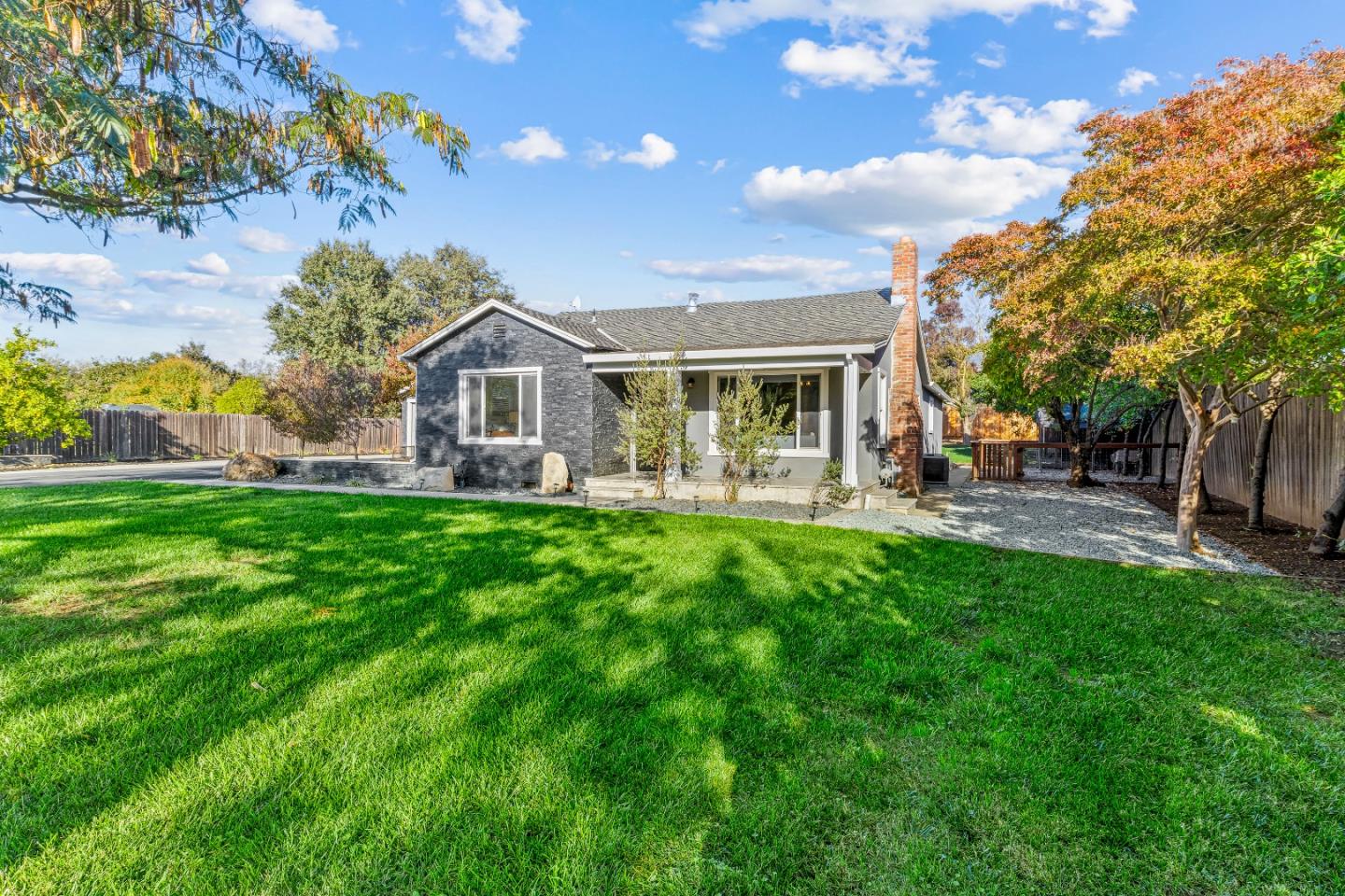 11840 Foothill Avenue