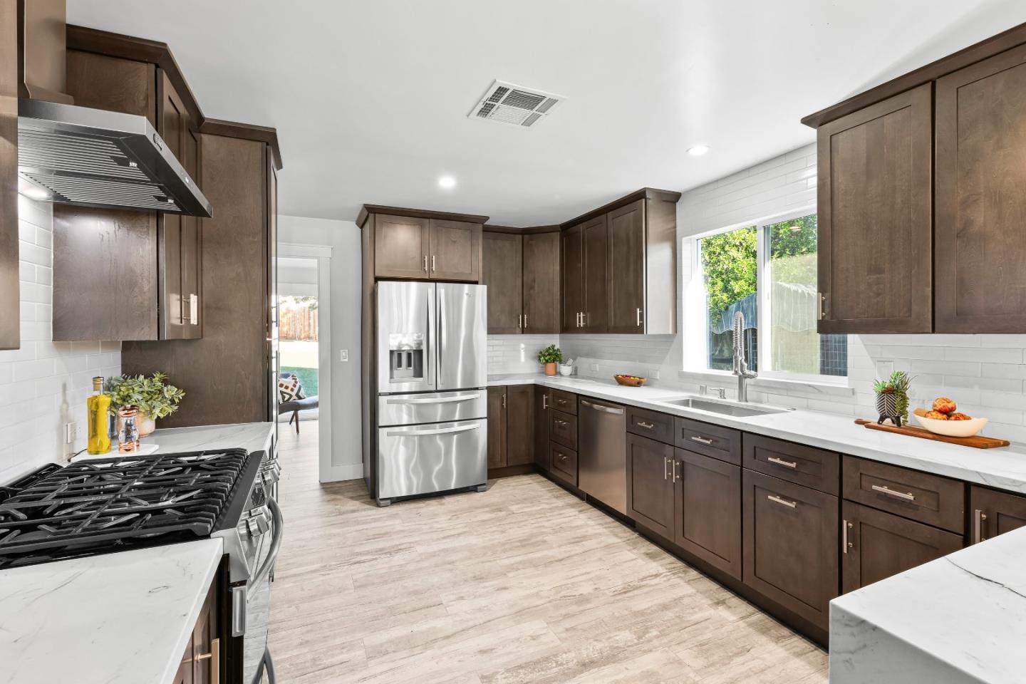 11840 Foothill Avenue