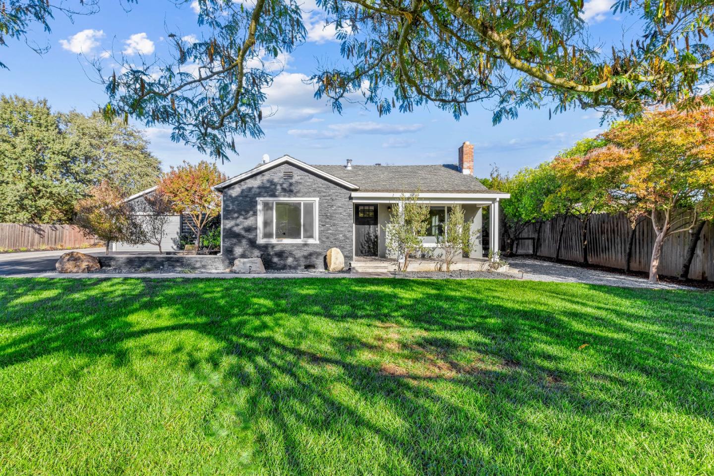 11840 Foothill Avenue