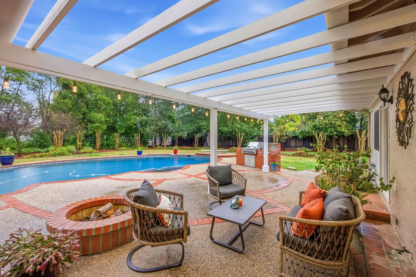 14660 Gallant Fox Way